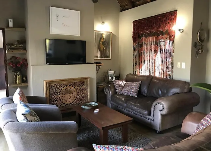 11 Raptors Lodge